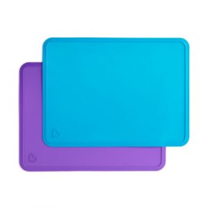مفرش طعام من السيليكون  2 قطعة لكل عبوة  – بنفسجي / أزرق من منشكن – Munchkin – Spotless Silicone Placemats 2pc Per Pack – Purple / Blue