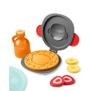 مجموعة لعمل الحلوى الشهية  للأطفال من سكيب هوب – Skip Hop Waffle-Y Fun Set